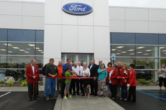 Soo Motors cut the ribbon on their new dealership.
