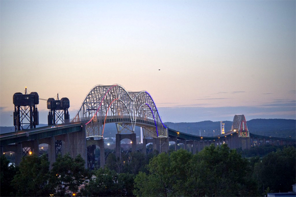A beautiful view of the International Bridge.